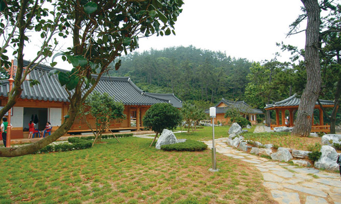 한옥 민박 전경