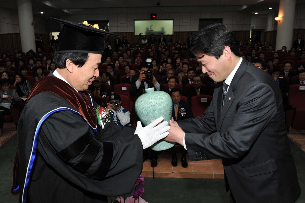 박홍률목포시장명예박사학위수여식25(2015,4,8,목포대학교).jpg