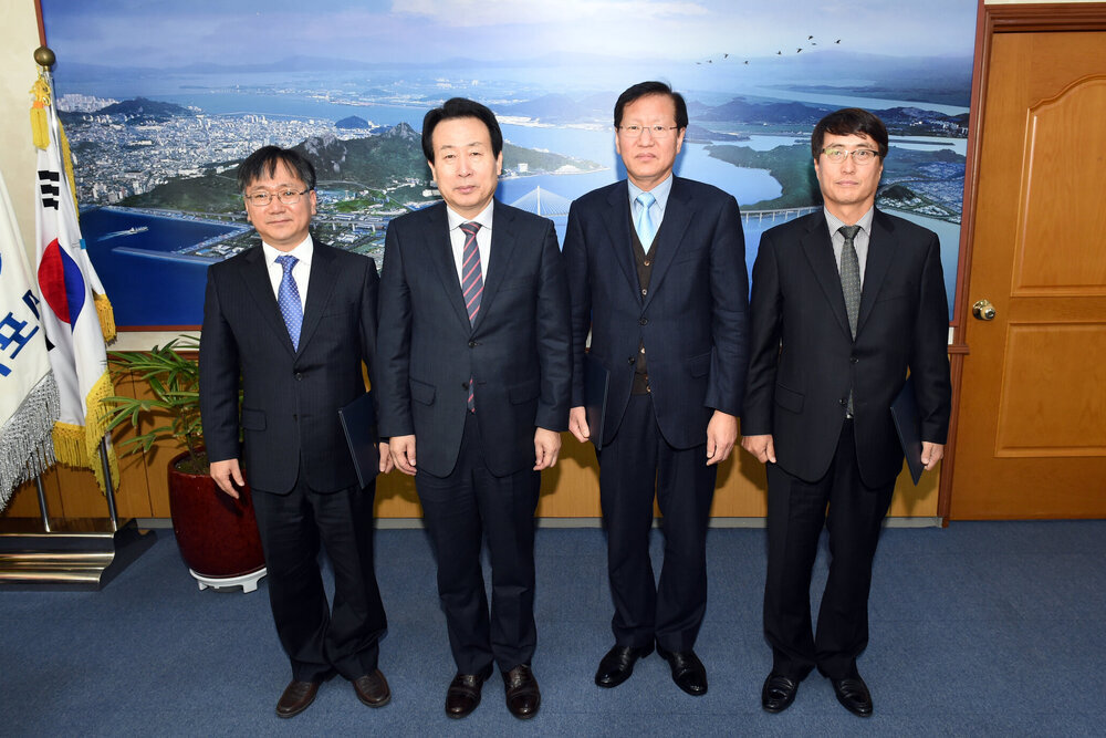 목포시법률고문변호사위촉장전달04(2015,12,30,시장실).jpg