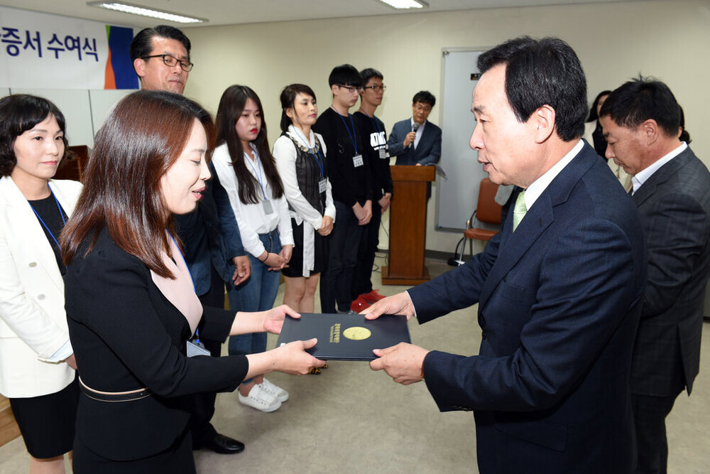 상반기전남인재육및목포장학재단장학증서수여식02(2016,5,10,트윈스타회의실).jpg