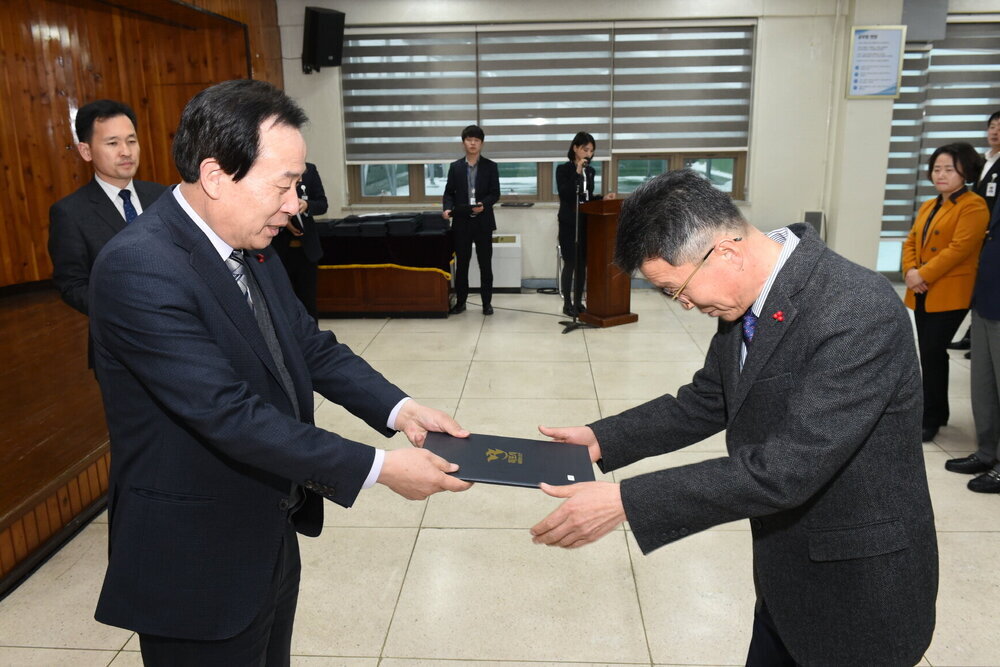 박홍률 목포시장 임용장 전달.