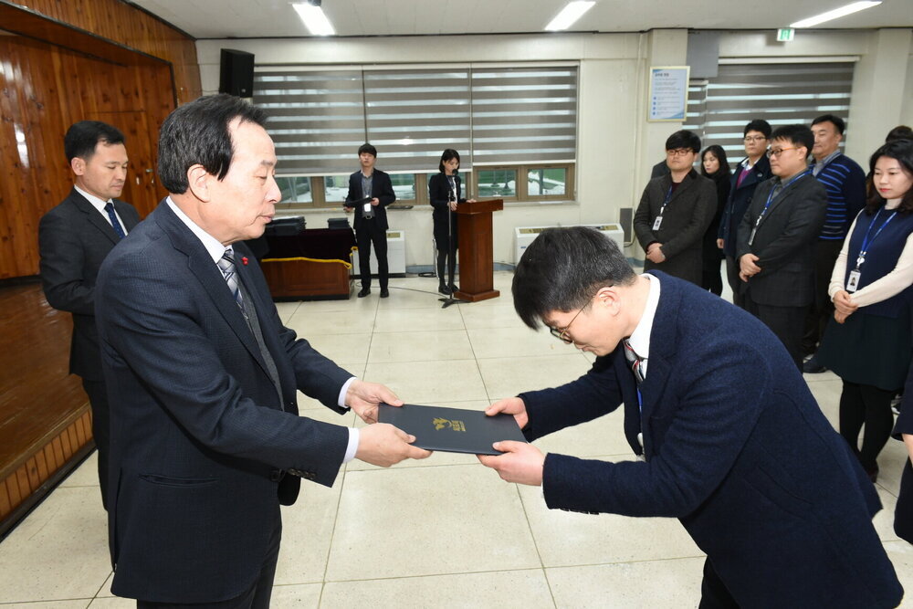 박홍률 목포시장 임용장 전달.