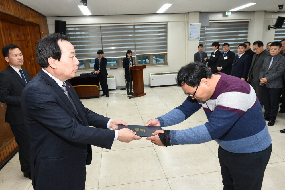 박홍률 목포시장 임용장 전달.