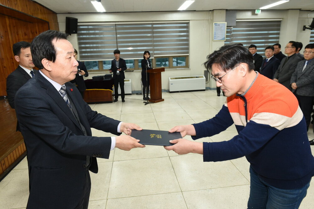 박홍률 목포시장 임용장 전달.