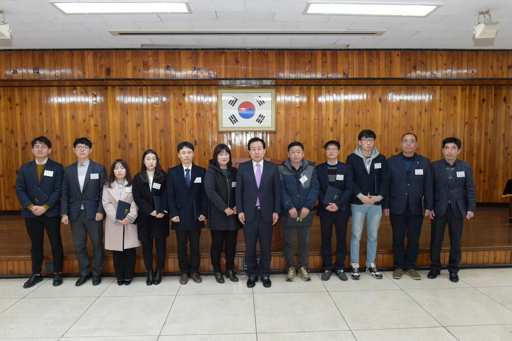 박홍률 목포시장 시정유공자 시상.